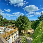 Magnolia Hotel